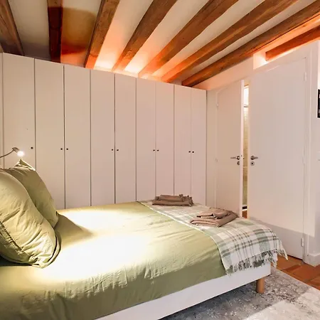 Appartamento Charming In Notre-dame