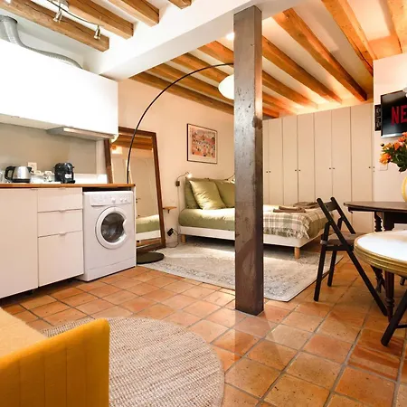 Charming In Notre-dame Appartamento *